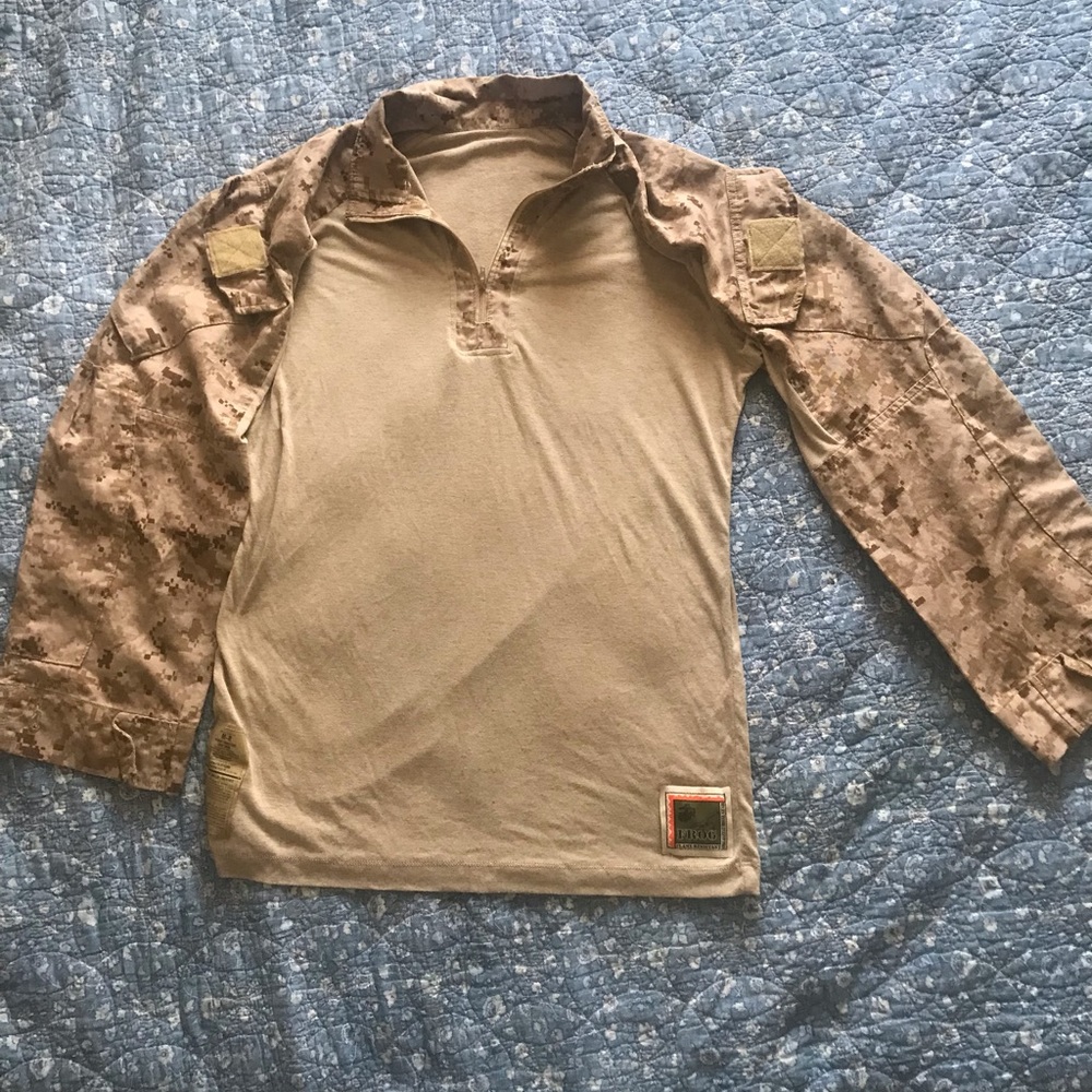 Brand new USMC desert camouflage frog gear top only medium/regular